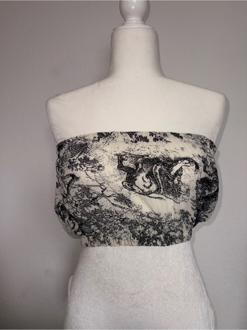 139. Strapless Black & Cream Printed Tube Top